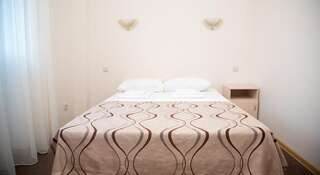 Гостиница Iris Guest House Витязево Бюджетный двухместный номер с 1 кроватью-1